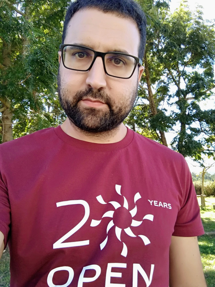 Myself with the Igalia 20th anniversary t-shirt