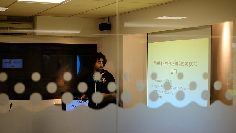 Emilio Cobos during his talk at the Web Engines Hackfest 2019