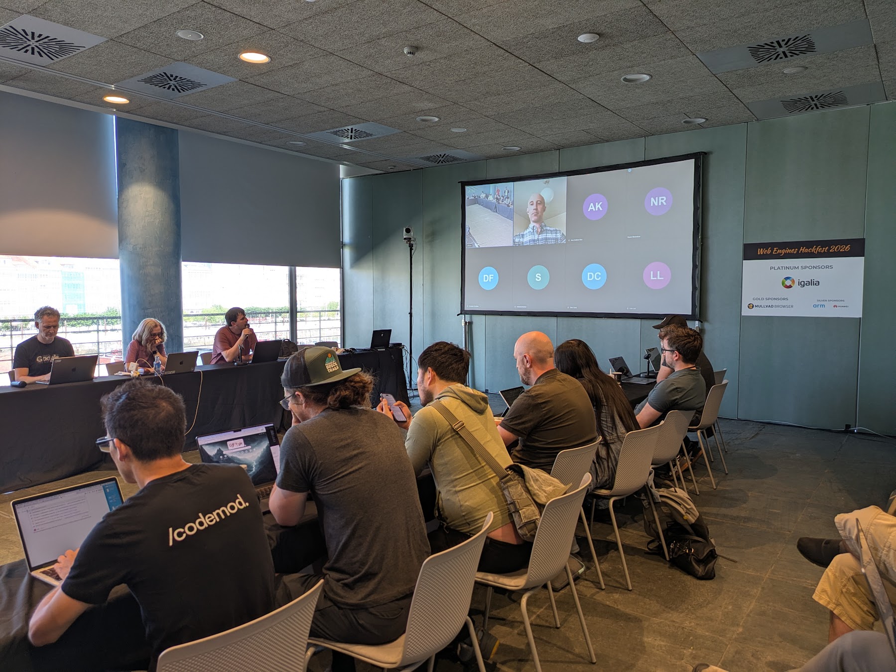 Picture of the Web Engines Hackfest during the WHATNOT meeting full of people